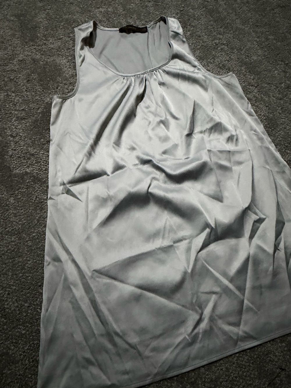 The Limited women’s silky silver sleeveless top size small super soft